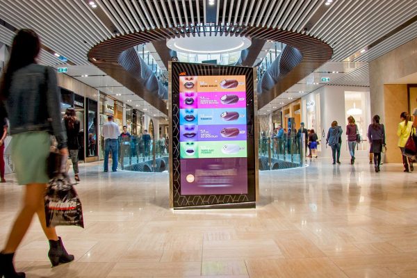 RETAIL-Banner-AttrctCust-bkgrnd pic